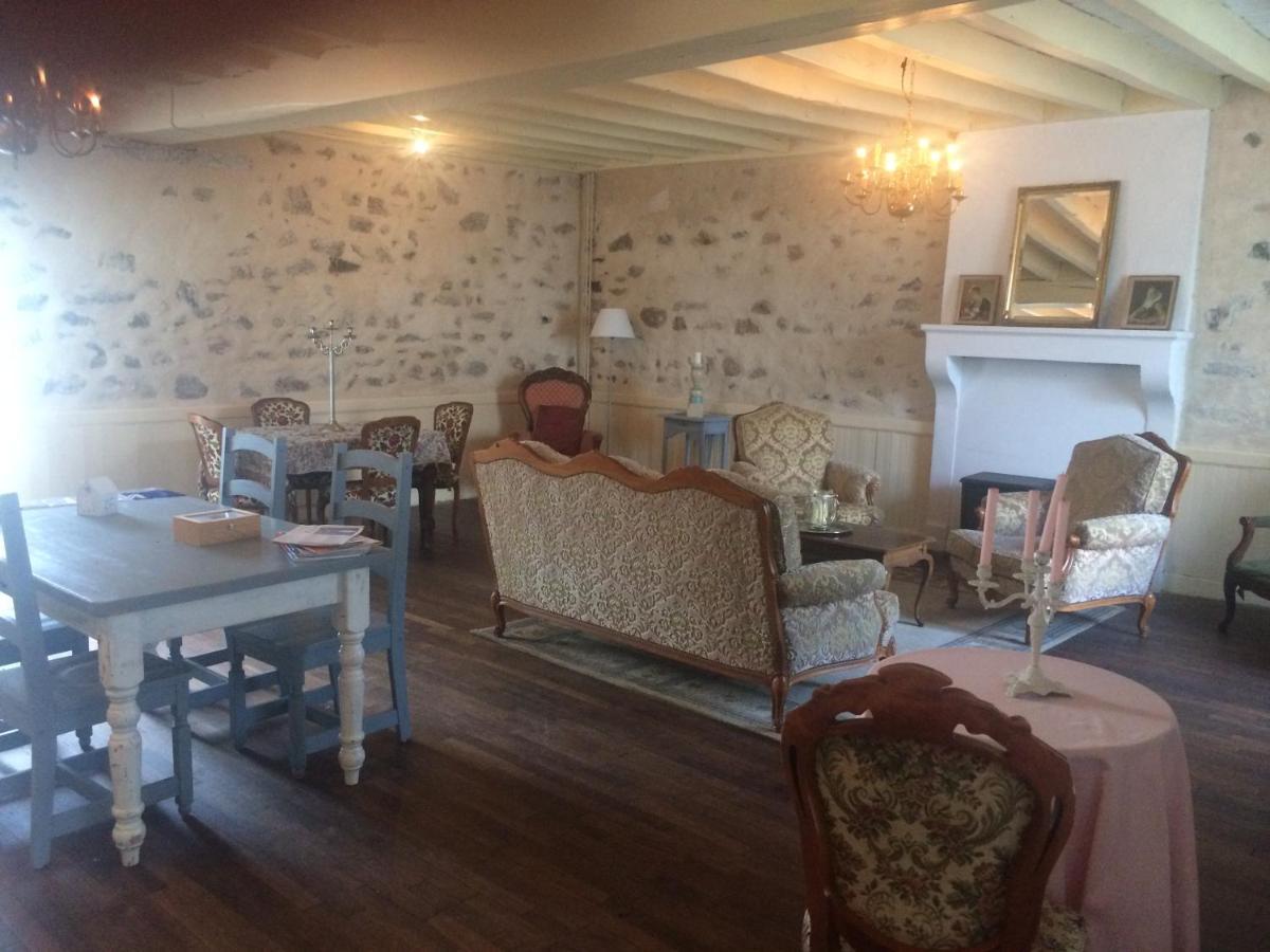 Chambres D'Hotes La Chaumiere Coulonges  Ngoại thất bức ảnh